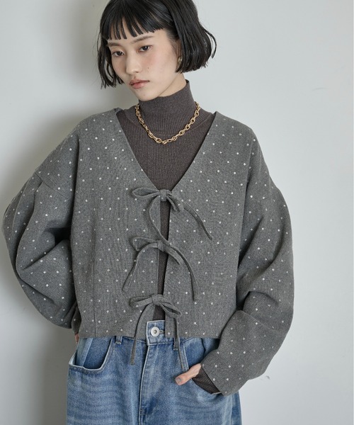 THE YOn(ザヨン)の「2wayグリッタードットツイードクロップドノーカラージャケット(ノーカラージャケット・レディース・チャコールグレー/グレー・FREE)」の2枚目の写真