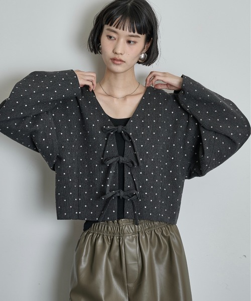 THE YOn(ザヨン)の「2wayグリッタードットツイードクロップドノーカラージャケット(ノーカラージャケット・レディース・チャコールグレー/グレー・FREE)」の1枚目の写真