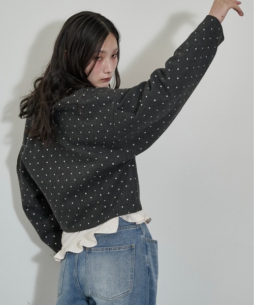 THE YOn(ザヨン)の「2wayグリッタードットツイードクロップドノーカラージャケット(ノーカラージャケット・レディース・チャコールグレー/グレー・FREE)」の19枚目の写真