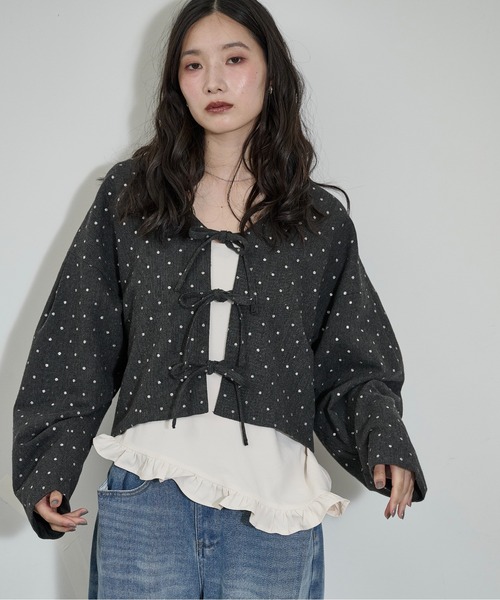 THE YOn(ザヨン)の「2wayグリッタードットツイードクロップドノーカラージャケット(ノーカラージャケット・レディース・チャコールグレー/グレー・FREE)」の16枚目の写真