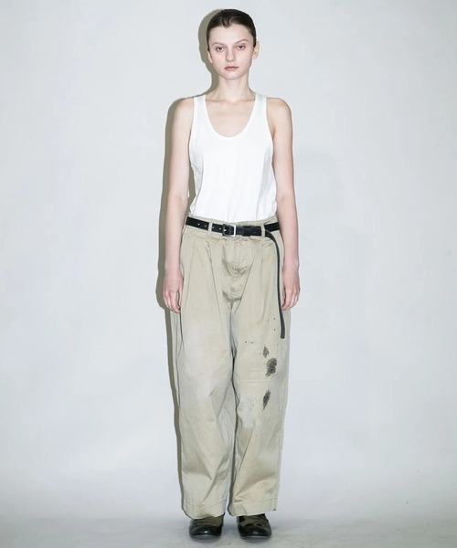 my beautiful landlet(マイビューティフルランドレット)の「【my beautiful landlet】DAMAGE CHINO TUCK WIDE PANTS(チノパンツ・メンズ・オリーブ/ベージュ・2/0/1)」の1枚目の写真