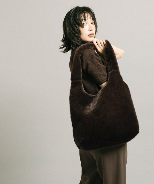coca(coca)(コカ)の「ファーバッグ(ショルダーバッグ・レディース・ライトベージュ/ブラウン・ONE SIZE)」の7枚目の写真