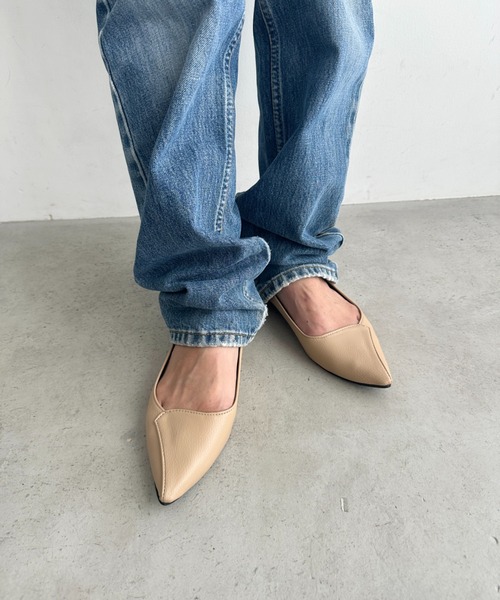 MYMOOD.（マイムード）の「ローヒールポインテッドパンプス（パンプス・レディース・ブラック/ベージュ・24.5cm/23.5cm）」の6枚目の写真