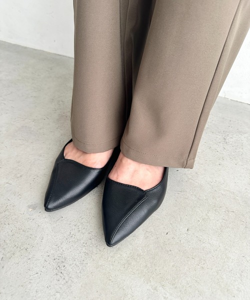 MYMOOD.（マイムード）の「ローヒールポインテッドパンプス（パンプス・レディース・ブラック/ベージュ・24.5cm/23.5cm）」の13枚目の写真