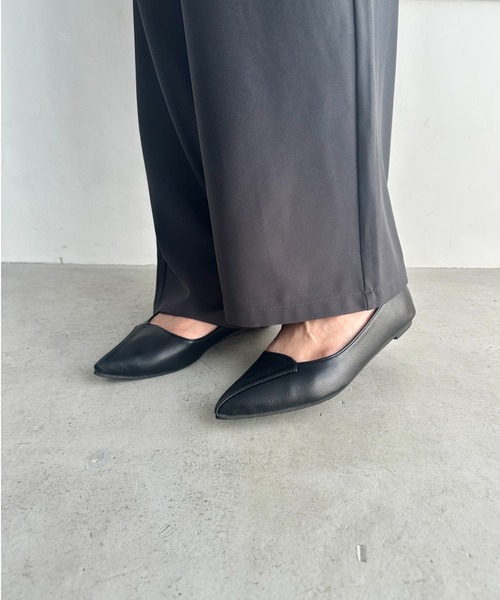 MYMOOD.（マイムード）の「ローヒールポインテッドパンプス（パンプス・レディース・ブラック/ベージュ・24.5cm/23.5cm）」の18枚目の写真