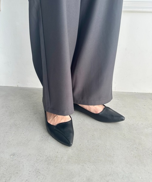 MYMOOD.（マイムード）の「ローヒールポインテッドパンプス（パンプス・レディース・ブラック/ベージュ・24.5cm/23.5cm）」の21枚目の写真