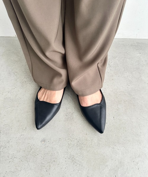 MYMOOD.（マイムード）の「ローヒールポインテッドパンプス（パンプス・レディース・ブラック/ベージュ・24.5cm/23.5cm）」の14枚目の写真