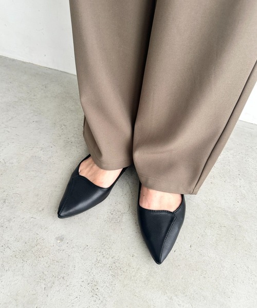 MYMOOD.（マイムード）の「ローヒールポインテッドパンプス（パンプス・レディース・ブラック/ベージュ・24.5cm/23.5cm）」の15枚目の写真