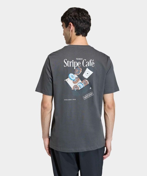 adidas(アディダス)の「コーヒー カフェ ドーナッツ ボックス グラフィックTシャツ / アディダス adidas(Tシャツ/カットソー・メンズ・グレー・XX-LARGE/3XL/LARGE/MEDIUM/SMALL/X-LARGE/X-SMALL)」の2枚目の写真