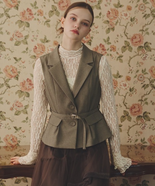 JILL by JILL STUART(ジルバイジルスチュアート)の「ベルト付きペプラムジレ(ベスト・レディース・ブラウン/グレー・FREE)」の1枚目の写真