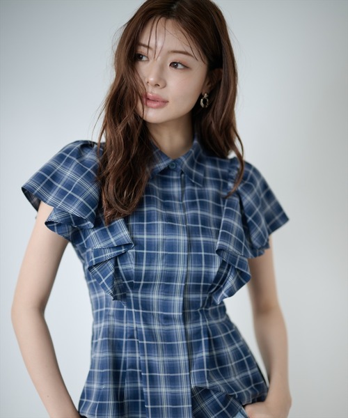 AND COUTURE(アンドクチュール)の「ラッフルスリーブチェックシャツブラウス(シャツ/ブラウス・レディース・ネイビー/ブルー・FREE)」の14枚目の写真