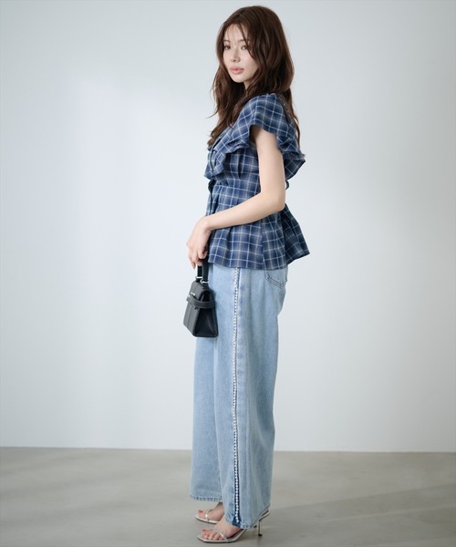 AND COUTURE(アンドクチュール)の「ラッフルスリーブチェックシャツブラウス(シャツ/ブラウス・レディース・ネイビー/ブルー・FREE)」の9枚目の写真