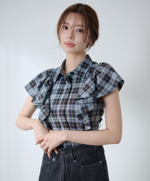 AND COUTURE(アンドクチュール)の「ラッフルスリーブチェックシャツブラウス(シャツ/ブラウス・レディース・ネイビー/ブルー・FREE)」の22枚目の写真