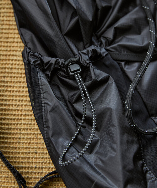 OAKLEY（オークリー）の「OAKLEY/オークリー FGL CODE BACKPACK　限定展開（バックパック/リュック・メンズ・ブラック・ONE SIZE）」の2枚目の写真