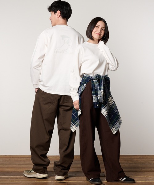 Arnold Palmer(アーノルドパーマー)の「アンブレラロゴ シェア ロングTシャツ(Tシャツ/カットソー・レディース・ダークブラウン/ブラック/ホワイト・XS/S/M/L/LL)」の4枚目の写真