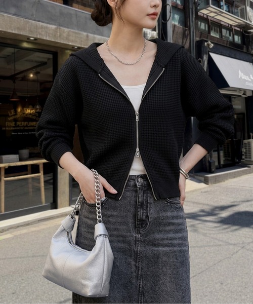 AMELY(エミリー)の「ダブルジップ ワッフル編み ニットパーカー/ショート丈/羽織り/(パーカー・レディース・ブラック/アイボリー/グレー/ブラウン・フリー)」の3枚目の写真