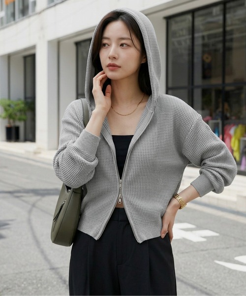AMELY(エミリー)の「ダブルジップ ワッフル編み ニットパーカー/ショート丈/羽織り/(パーカー・レディース・ブラック/アイボリー/グレー/ブラウン・フリー)」の17枚目の写真