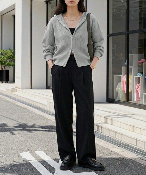 AMELY(エミリー)の「ダブルジップ ワッフル編み ニットパーカー/ショート丈/羽織り/(パーカー・レディース・ブラック/アイボリー/グレー/ブラウン・フリー)」の18枚目の写真