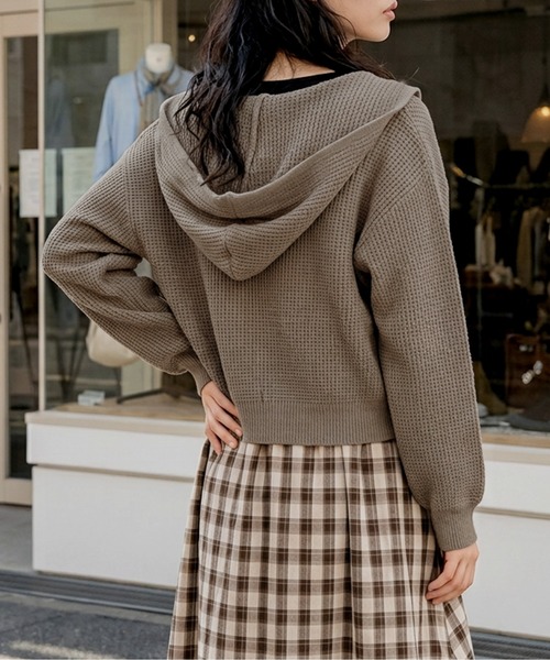 AMELY(エミリー)の「ダブルジップ ワッフル編み ニットパーカー/ショート丈/羽織り/(パーカー・レディース・ブラック/アイボリー/グレー/ブラウン・フリー)」の13枚目の写真