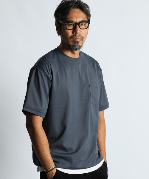 The DUFFER of ST.GEORGE(ザダファーオブセントジョージ)の「「AIR FLEX」CREW POCKET TEE:機能素材 「エアフレックス」ポケットTシャツ / ストレッチ / 軽量 / ナイロンプレーティング / ドローコード / 裾スピンドル(Tシャツ/カットソー・メンズ・ネイビー/ホワイト/ブルーグレー・X-LARGE/LARGE/MEDIUM/SMALL)」の2枚目の写真