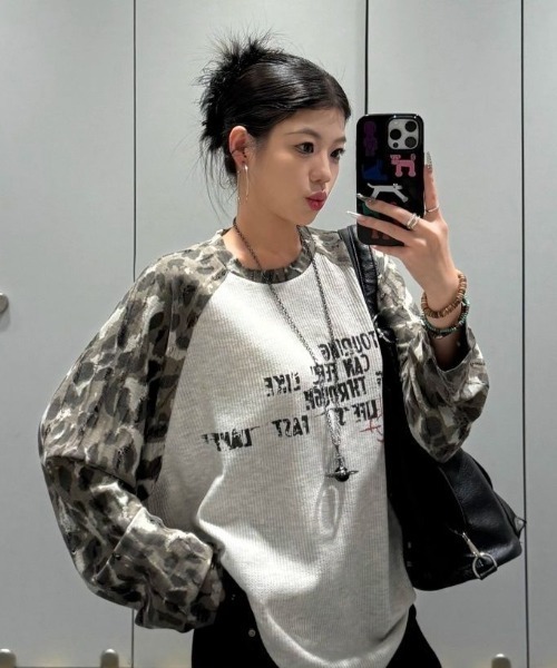 DEVICE(デバイス)の「【2026 AW】カモフラ 迷彩 フロントロゴ ラグラン ロンT(Tシャツ/カットソー・レディース・カモフラージュ・FREE)」の6枚目の写真