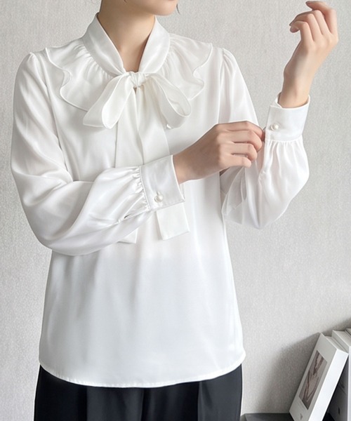 LOWO（ロワ）の「リボンタイフリルカラーブラウス 長袖 オフィス ビジネス フォーマル セレモニー スーツインナー 卒業式 卒園式 入学式 入園式 七五三（シャツ/ブラウス・レディース・ブルー/ホワイト/アイボリー/ブラック/ライトピンク・FREE）」の6枚目の写真