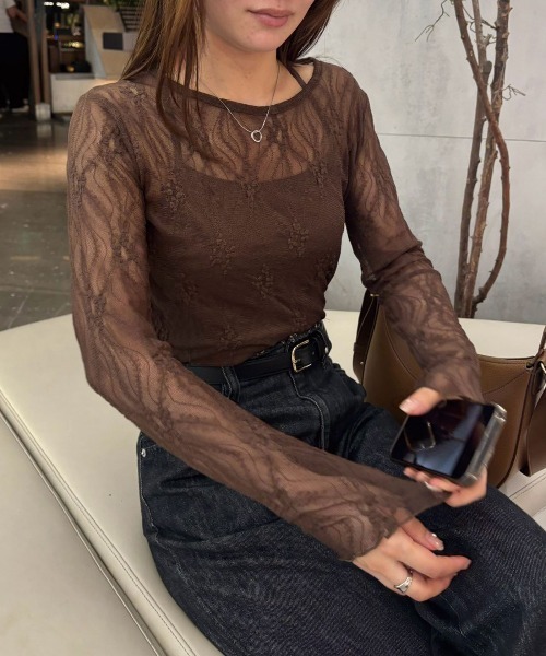 CORNERS(コーナーズ)の「レースクルーネックトップス(Tシャツ/カットソー・レディース・アイボリー/ブラック/ブラウン・M)」の4枚目の写真