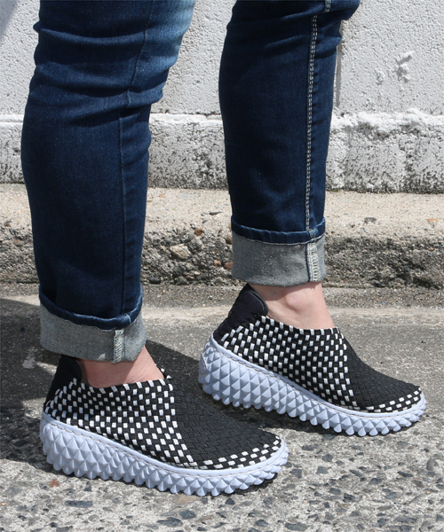 Rock Spring（ロックスプリング）の「ROCK SPRING "PRAIA DA LU" ウーブンシューズ (RS-121)（スリッポン・レディース・グレー/ホワイト/ブラック/ホワイト×ネイビー/ブラック×ホワイト/ネイビー/ブラック×グレー/ブラック×ブラック/ダークグレー/カーキ/ブラウン/シルバー・36/37/39/35/38）」の6枚目の写真