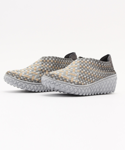 Rock Spring（ロックスプリング）の「ROCK SPRING "PRAIA DA LU" ウーブンシューズ (RS-121)（スリッポン・レディース・グレー/ホワイト/ブラック/ホワイト×ネイビー/ブラック×ホワイト/ネイビー/ブラック×グレー/ブラック×ブラック/ダークグレー/カーキ/ブラウン/シルバー・36/37/39/35/38）」の2枚目の写真