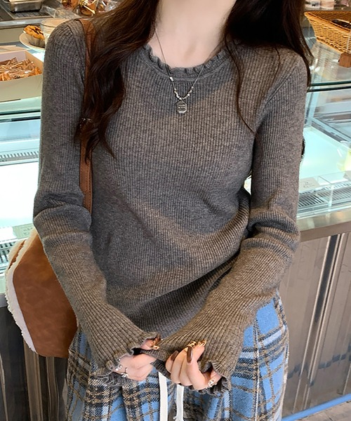 Girly Doll(ガーリードール)の「フリルトリムクルーネックリブニット(ニット/セーター・レディース・ブラック/ベージュ/ホワイト/グレー/ブルー・FREE)」の3枚目の写真