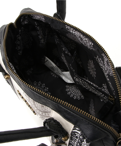 Desigual（デシグアル）の「[Desigual/デシグアル]ボーリングバッグ（ショルダーバッグ・レディース・ブルー/ブラック・ONE SIZE）」の14枚目の写真