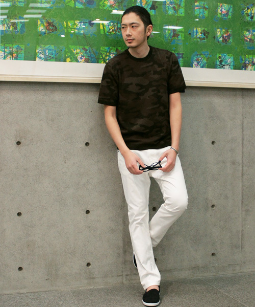 ESSENTIAL GARMENT MEN'S BIGI（エッセンシャルガーメントメンズビギ）の「 迷彩柄ジャガードニット / 半袖 カモフラ（ニット/セーター・メンズ・カーキ/ネイビー・LARGE/MEDIUM/SMALL）」の5枚目の写真