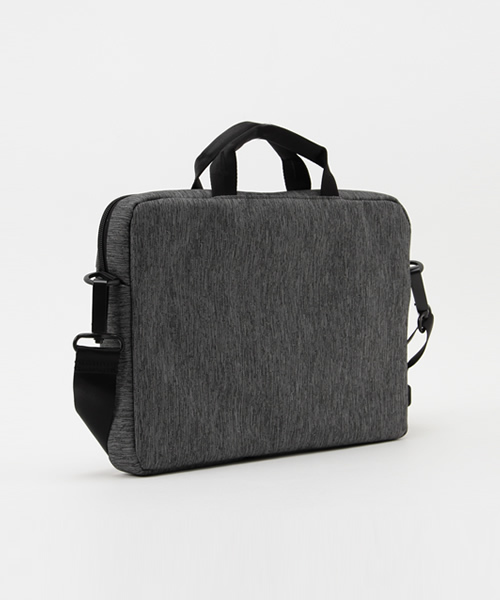 incase（インケース）の「CL60589 City Collection 13 Brief（ビジネスバッグ・メンズ・ブラック/グレー・ONE SIZE）」の3枚目の写真