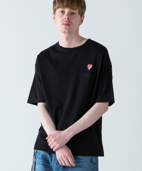 rehacer（レアセル）の「rehacer STAND : Flower Heart Big T-Shirt  / フラワーハートビッグ Tシャツ（Tシャツ/カットソー・メンズ・ブラック/ホワイト/オリーブ/グレー/ネイビー・MEDIUM/SMALL/LARGE/X-LARGE/140/150/100/110/120）」の15枚目の写真