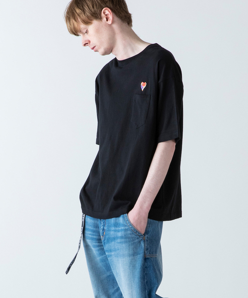 rehacer（レアセル）の「rehacer STAND : Flower Heart Big T-Shirt  / フラワーハートビッグ Tシャツ（Tシャツ/カットソー・メンズ・ブラック/ホワイト/オリーブ/グレー/ネイビー・MEDIUM/SMALL/LARGE/X-LARGE/140/150/100/110/120）」の14枚目の写真