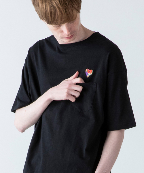 rehacer（レアセル）の「rehacer STAND : Flower Heart Big T-Shirt  / フラワーハートビッグ Tシャツ（Tシャツ/カットソー・メンズ・ブラック/ホワイト/オリーブ/グレー/ネイビー・MEDIUM/SMALL/LARGE/X-LARGE/140/150/100/110/120）」の20枚目の写真