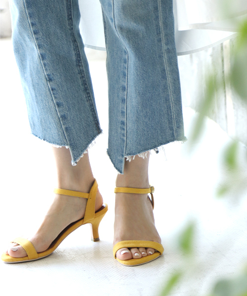 SESTO（セスト）の「華奢ストラップ5cmキトゥンヒールストラップサンダル（サンダル・レディース・ホワイト/グリーン/レッド/グレイッシュベージュ/ブラック/ベージュ/グレー/イエロー/ベージュ系その他/ブラック系その他・SS/M/LL/3L/S/L）」の9枚目の写真