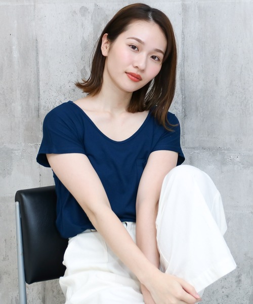 Social GIRL（ソーシャルガール）の「シンプルベーシックＵネックＴシャツ（Tシャツ/カットソー・レディース・ライトグレー/ホワイト/オリーブ/マジェンタ/ホワイト×ブラック/ベージュ/グレー系その他/ブラック/チャコールグレー/カーキ/レッド系その他/ブラック系その他/ホワイト系その他/ブラック×ホワイト/レッド/ホワイト系その他2/ホワイト系その他3/ブラック系その他2/ブラック系その他3/ネイビー/モカ/パープル/ピンク/イエロー/オレンジ・LL/M/S/L/3L）」の18枚目の写真