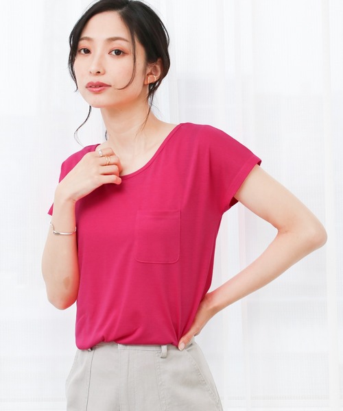 Social GIRL（ソーシャルガール）の「シンプルベーシックＵネックＴシャツ（Tシャツ/カットソー・レディース・ライトグレー/ホワイト/オリーブ/マジェンタ/ホワイト×ブラック/ベージュ/グレー系その他/ブラック/チャコールグレー/カーキ/レッド系その他/ブラック系その他/ホワイト系その他/ブラック×ホワイト/レッド/ホワイト系その他2/ホワイト系その他3/ブラック系その他2/ブラック系その他3/ネイビー/モカ/パープル/ピンク/イエロー/オレンジ・LL/M/S/L/3L）」の21枚目の写真