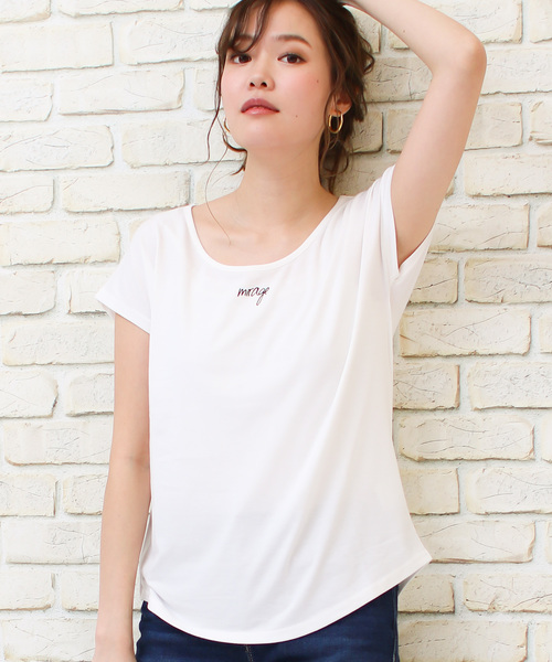 Social GIRL（ソーシャルガール）の「シンプルベーシックＵネックＴシャツ（Tシャツ/カットソー・レディース・ライトグレー/ホワイト/オリーブ/マジェンタ/ホワイト×ブラック/ベージュ/グレー系その他/ブラック/チャコールグレー/カーキ/レッド系その他/ブラック系その他/ホワイト系その他/ブラック×ホワイト/レッド/ホワイト系その他2/ホワイト系その他3/ブラック系その他2/ブラック系その他3/ネイビー/モカ/パープル/ピンク/イエロー/オレンジ・LL/M/S/L/3L）」の6枚目の写真