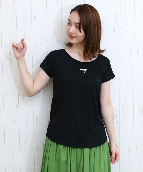 Social GIRL（ソーシャルガール）の「シンプルベーシックＵネックＴシャツ（Tシャツ/カットソー・レディース・ライトグレー/ホワイト/オリーブ/マジェンタ/ホワイト×ブラック/ベージュ/グレー系その他/ブラック/チャコールグレー/カーキ/レッド系その他/ブラック系その他/ホワイト系その他/ブラック×ホワイト/レッド/ホワイト系その他2/ホワイト系その他3/ブラック系その他2/ブラック系その他3/ネイビー/モカ/パープル/ピンク/イエロー/オレンジ・LL/M/S/L/3L）」の11枚目の写真