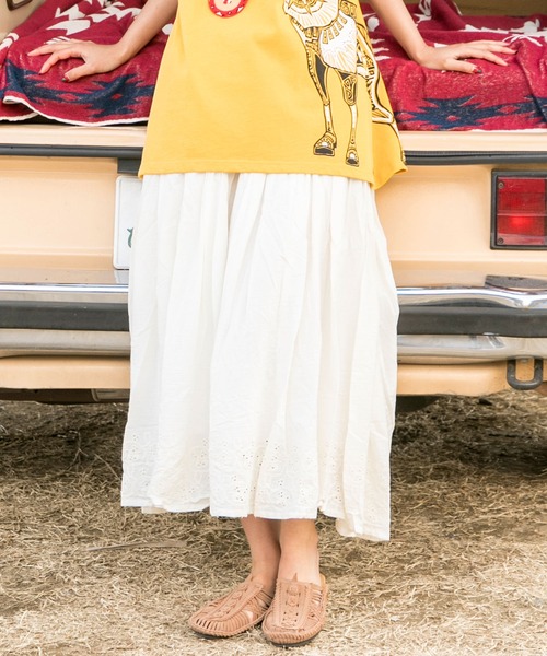 チャイハネ（チャイハネ）の「【チャイハネ】インド綿パンチングレースロングスカート（スカート・レディース・ホワイト/レッド/ターコイズブルー/オレンジ・FREE）」の2枚目の写真