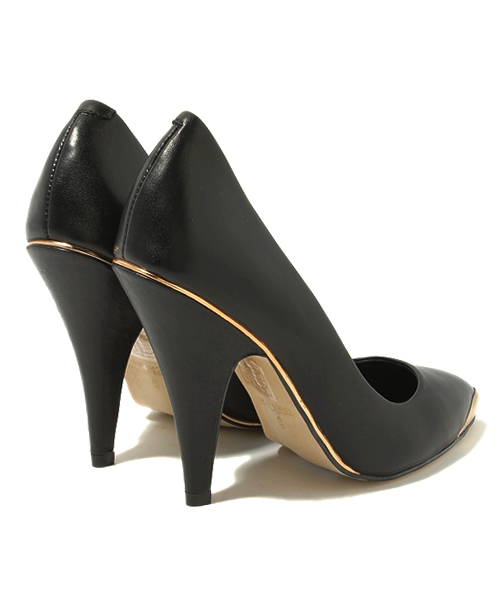 TOPSHOP(トップショップ)の「GAMBIT METAL DETAIL COURTS(サンダル・レディース・ブラック・36/37/38/39)」の4枚目の写真