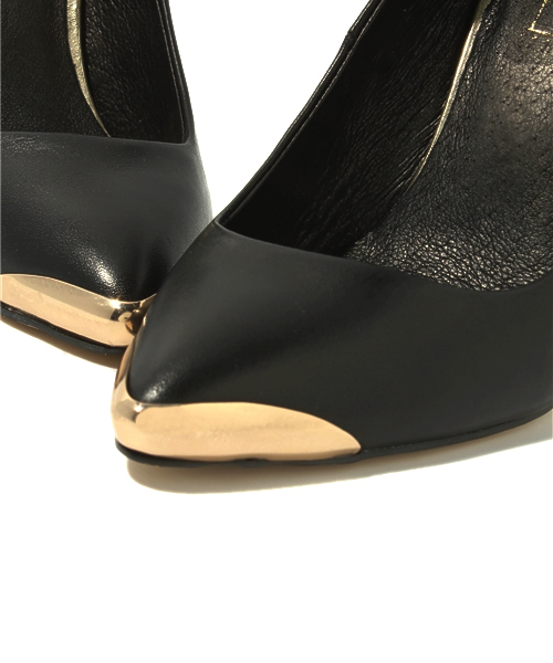 TOPSHOP(トップショップ)の「GAMBIT METAL DETAIL COURTS(サンダル・レディース・ブラック・36/37/38/39)」の6枚目の写真