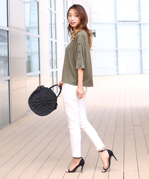 Bou Jeloud（ブージュルード）の「【ＷＥＢ限定】トリコットレーヨン配色釦カット（Tシャツ/カットソー・レディース・ネイビー/オフホワイト/カーキ・FREE）」の15枚目の写真