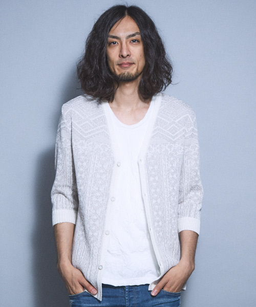 5351 POUR LES HOMMES(ゴーサンゴーイチプールオム)の「ストローヤーンサマーカーディガン(カーディガン/ボレロ・メンズ・ホワイト/ブラック・44/46/48)」の13枚目の写真