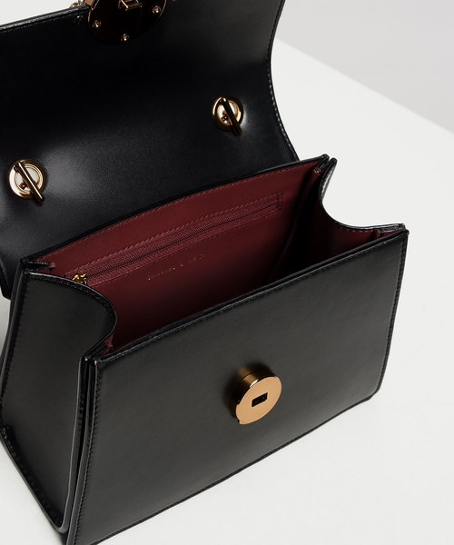 CHARLES & KEITH(チャールズ & キース)の「チェーンリンク クラシッククラッチ / Chain Link Classic Clutch(ショルダーバッグ・レディース・ブラック/セージグリーン/ライトピンク/プラム・S)」の15枚目の写真