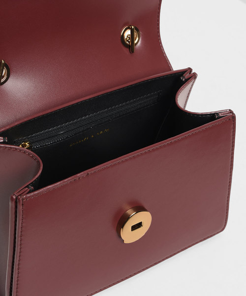 CHARLES & KEITH(チャールズ & キース)の「チェーンリンク クラシッククラッチ / Chain Link Classic Clutch(ショルダーバッグ・レディース・ブラック/セージグリーン/ライトピンク/プラム・S)」の10枚目の写真