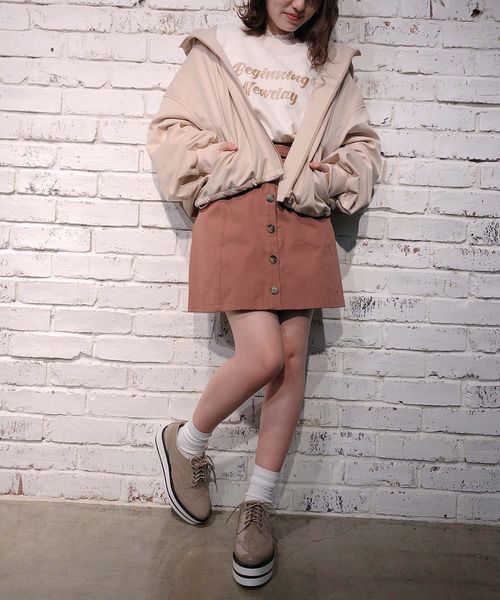 one after another NICE CLAUP（ワンアフターアナザーナイスクラップ）の「ポンチフードアウター（ブルゾン・レディース・アイボリー/ベージュ/カーキ・FREE）」の4枚目の写真