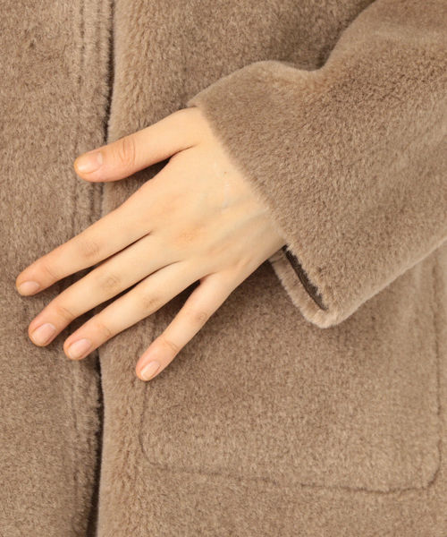 SHIPS(シップス)の「リバーシブルフェイクムートンコート◇(その他アウター・レディース・ブラウン/ベージュ・ONE SIZE)」の8枚目の写真